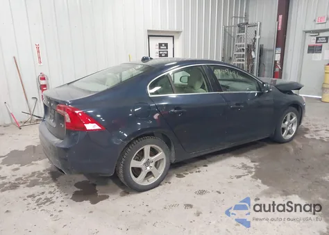 2015 Volvo S60 T5 Premier Plus из США, поврежденный, VIN YV140MFC2F1317897